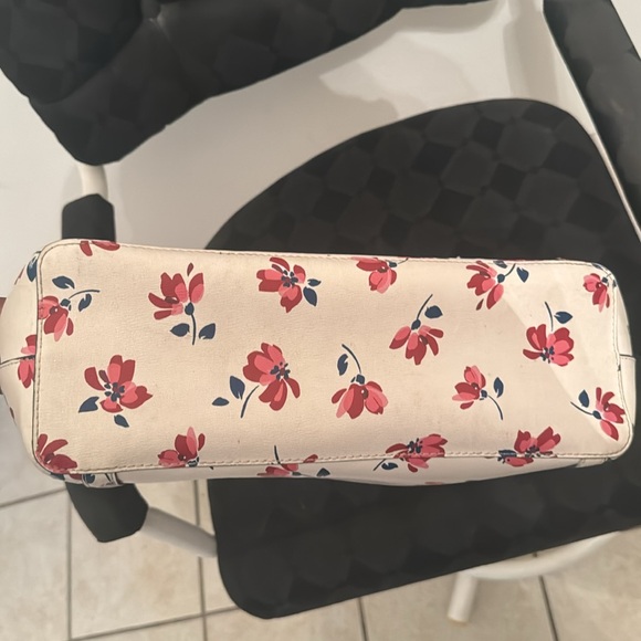 Kate Spade New York Cara Tea Garden Large Tote - Picture 4 of 5